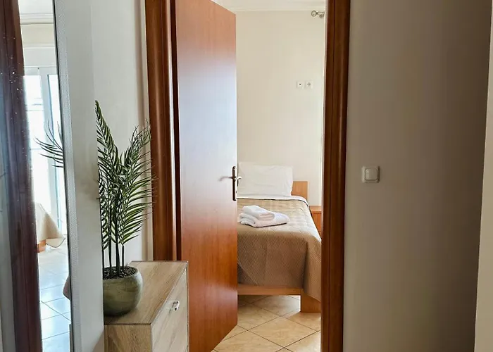 Artemis Appartement Néa Péramos